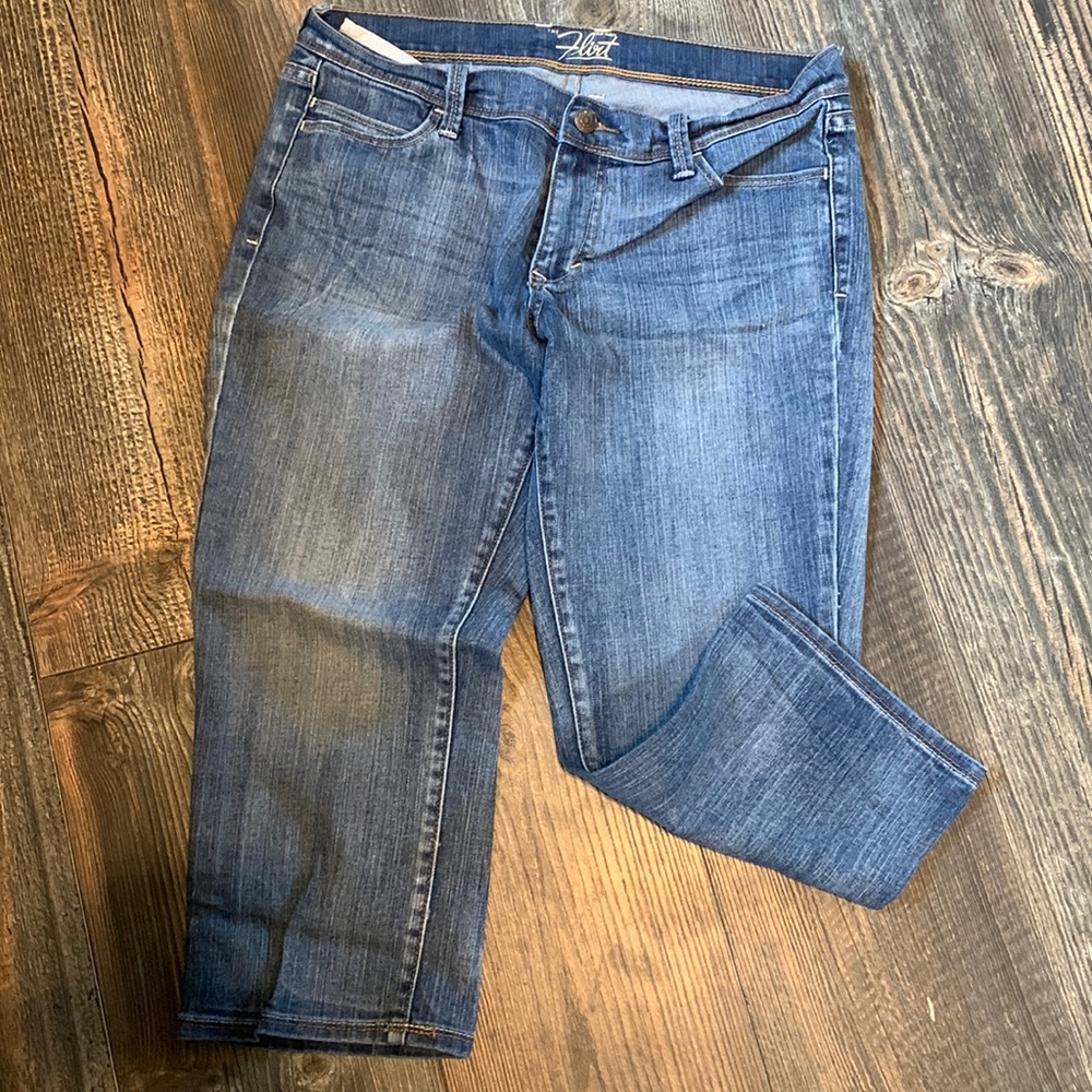 Old Navy Jean Capris size 8